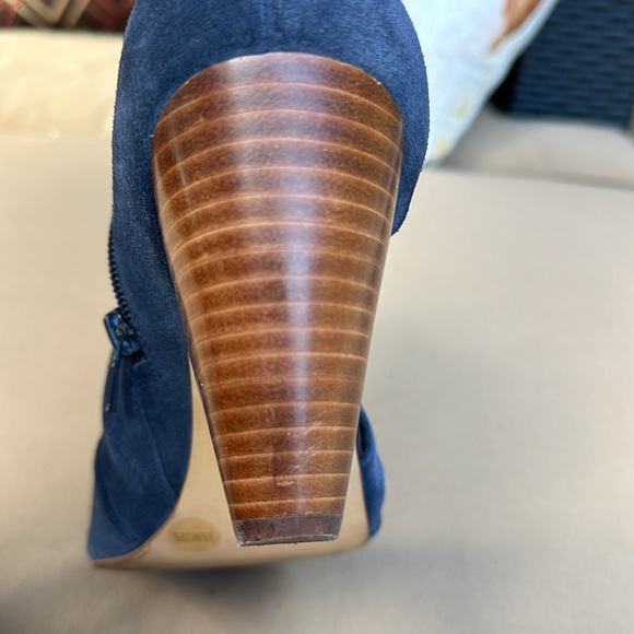 Women’s Vince Camuto Booties - Picture 8 of 8